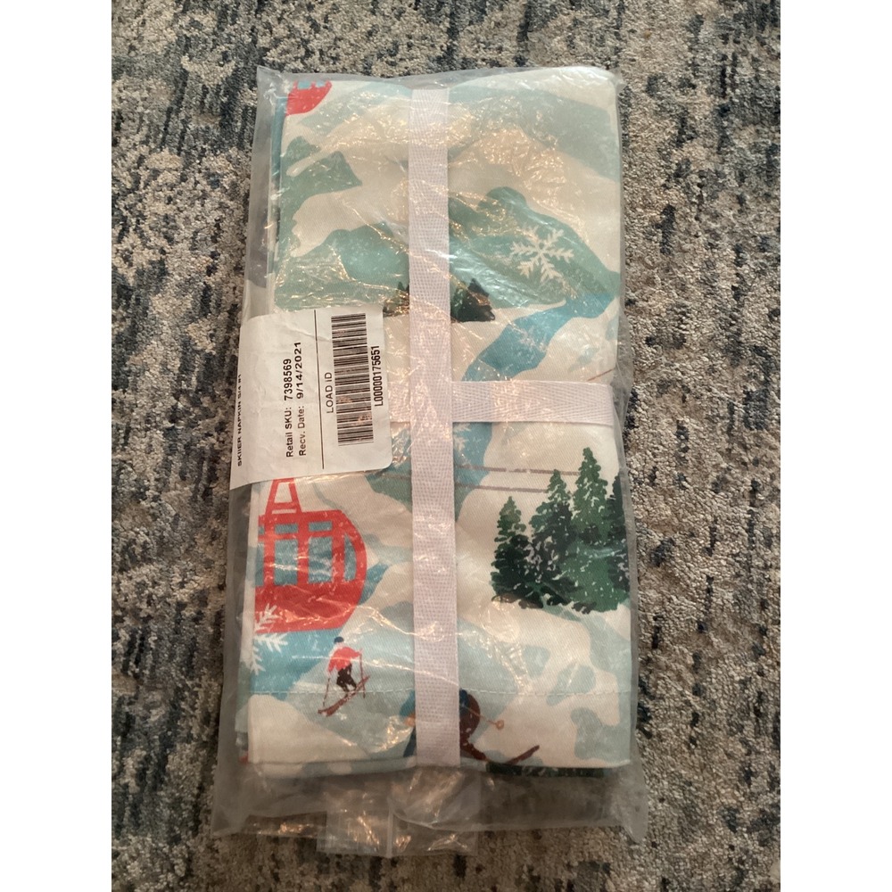 Pottery Barn Skier Napkin Set of 4 Winter Ski Resort Gondola Mountains Lodge